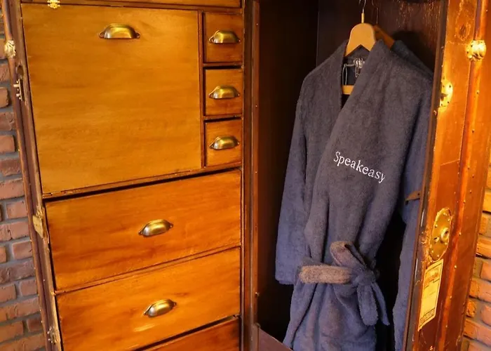 Апартаменты & Speakeasy *