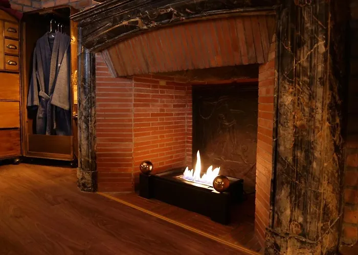 & Speakeasy Apartment *