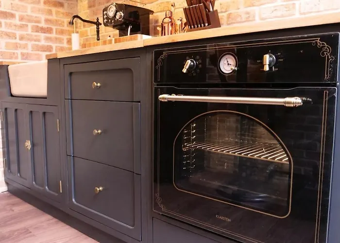 아파트 & Speakeasy *