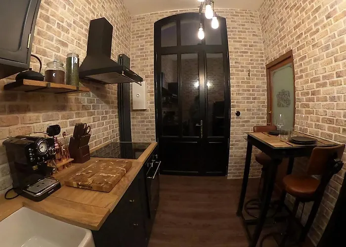 & Speakeasy Apartment *